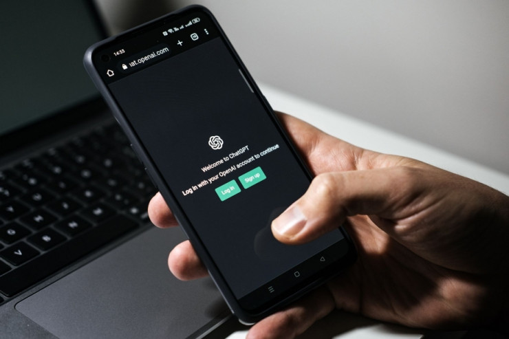 İtaliya “ChatGPT” çatbotuna əlçatanlığa qoyulan məhdudiyyəti ləğv etdi