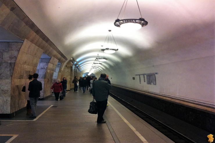 Metroda sərxoş adamı qatar vuraraq öldürdü