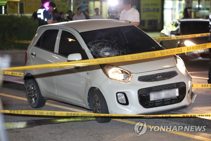 Sürücü 5 piyadanı əzdi, 9 nəfəri bıçaqladı 