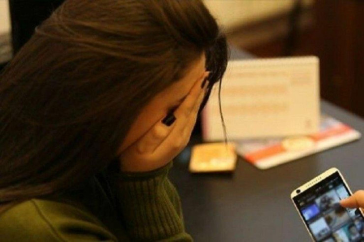 Bakıda qadını  rüsvayedici məlumatlarla   şantaj etdilər