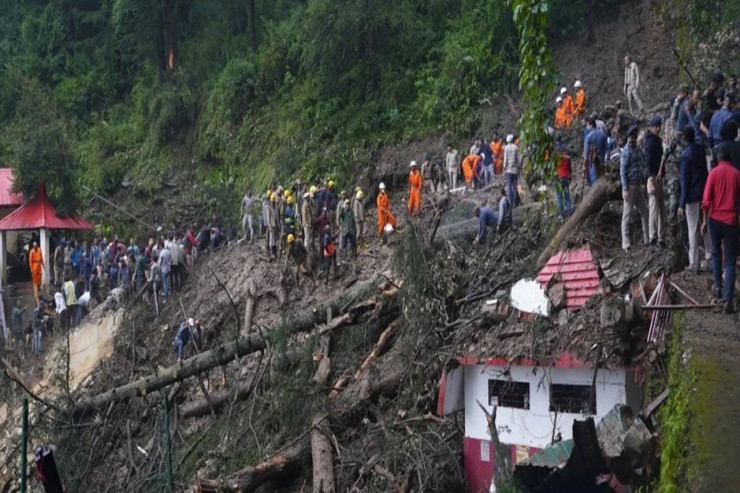 Torpaq sürüşməsi  50 nəfərin   həyatına son qoydu