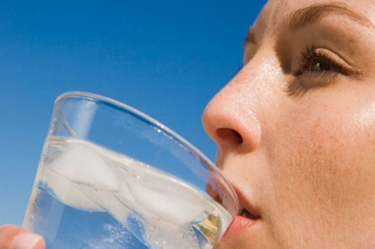 İsti havalarda soyuq içkilərdən  və duşdan uzaq durun