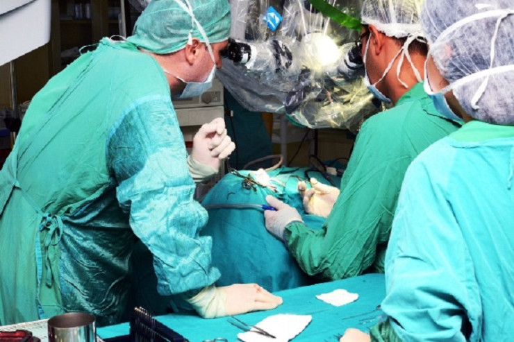 Xalq artisti əməliyyat olundu