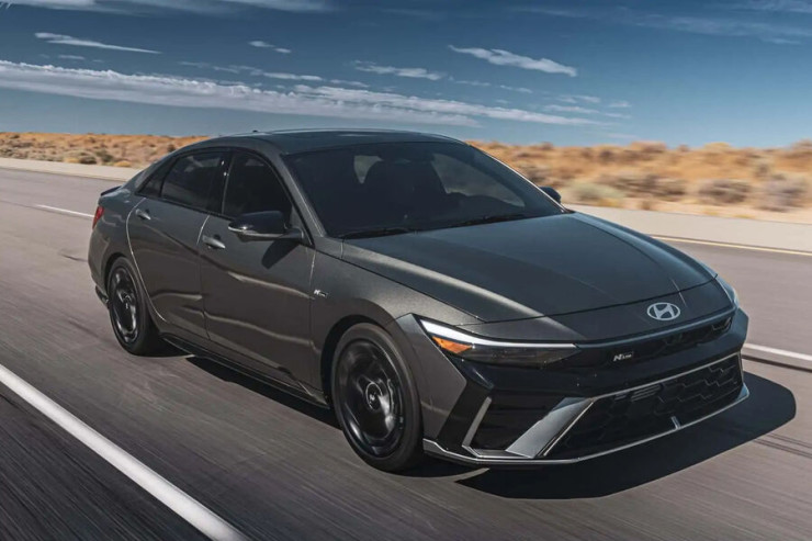 Yeni "Hyundai Elantra" sedanı təqdim olundu