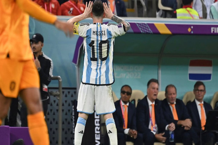 Dünya çempionatında Van Qaalın sözlərinə  belə reaksiya   verib