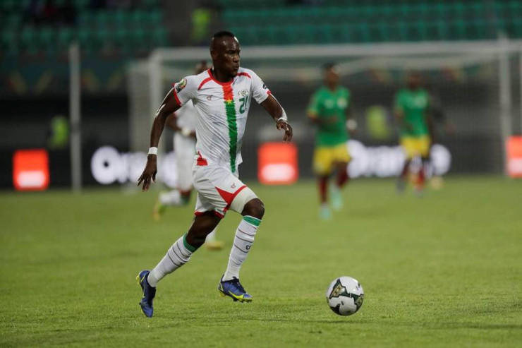 Bu ölkədə futbol oyunları  Rusiya himni   ilə başlayır