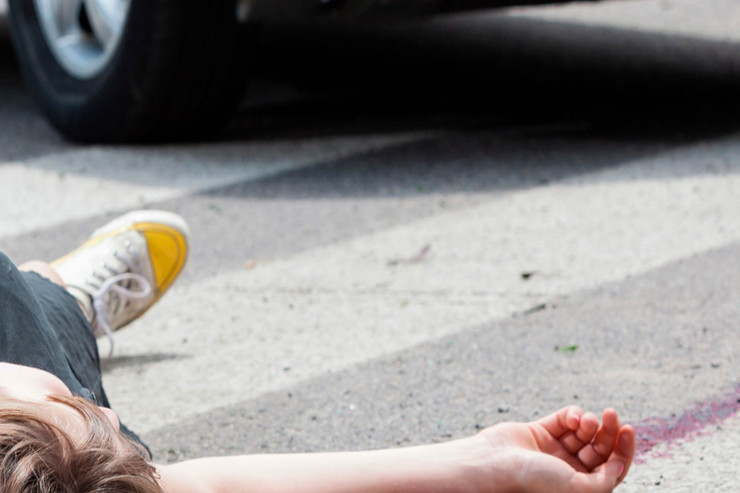 Bakıda yolu keçən 71 yaşlı qadını avtomobil vurdu