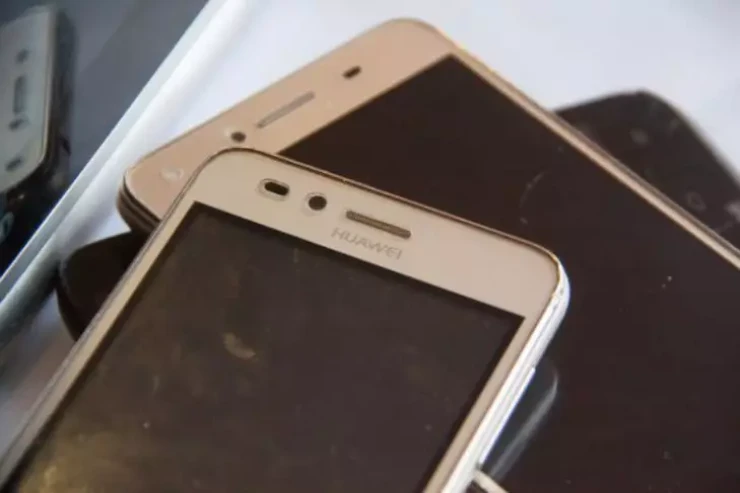 Köhnə smartfonu atmamağın 5 SƏBƏBİ  