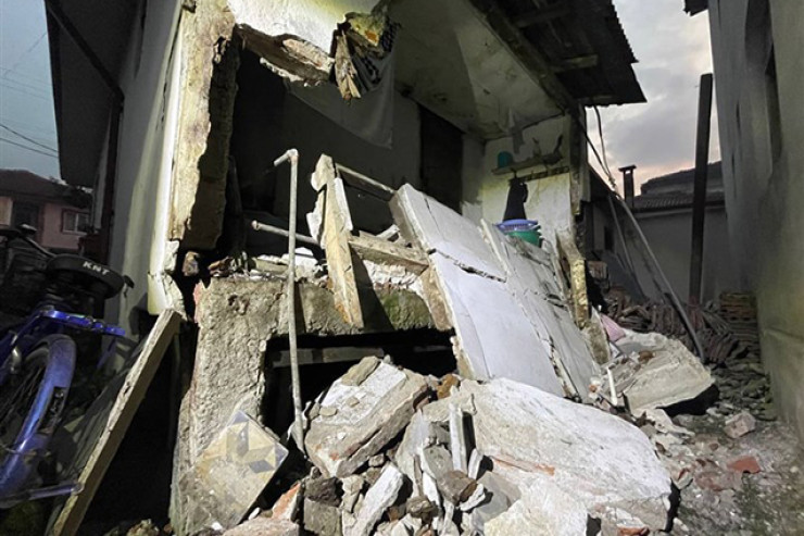 Zəlzələ nəticəsində dağıntı baş verib? - RƏSMİ CAVAB 