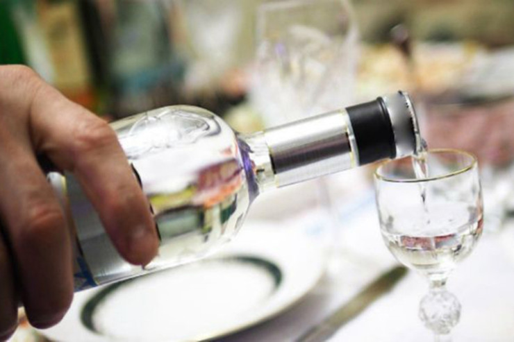 Gədəbəydə FACİƏ:  qohumları ilə içən kişi küçədə öldü 