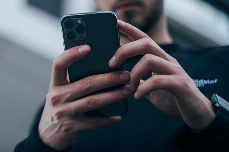 “iPhone” sahibləri klaviatura vasitəsilə  izlənilib