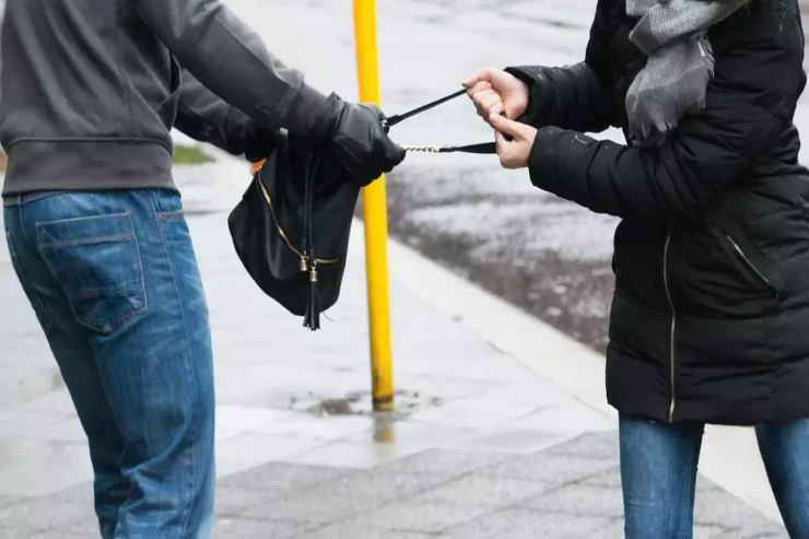 Biləcəridə bir nəfərin pulunu talayan şəxs tutuldu 