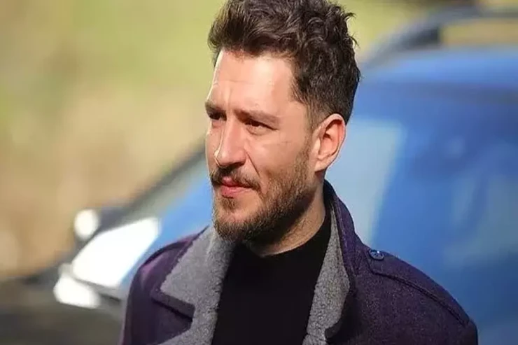 Məşhur aktyorun paylaşdığı QALMAQALLI VİDEO:  "Dostum çılpaq deyil"