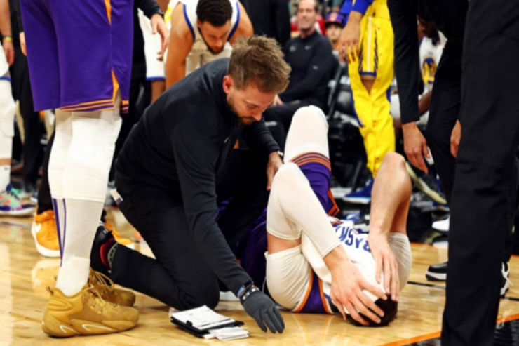 Rəqibinə  yumruq vuran   basketbolçuya böyük cəza