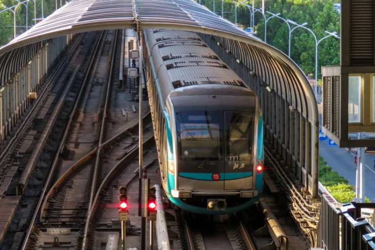 Metroda insident: 30 sərnişin yaralandı 