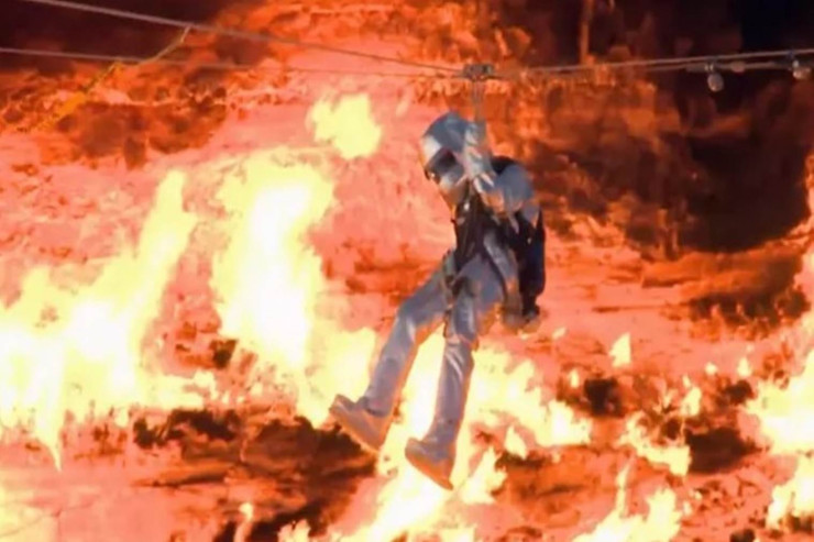  “Cəhənnəm qapısı”ndan   keçən adam gördüklərindən DANIŞDI