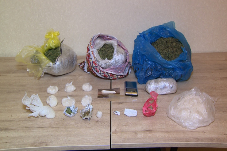 Bakıda ƏMƏLİYYAT:  Soyuducudan   narkotik tapıldı -  VİDEO 