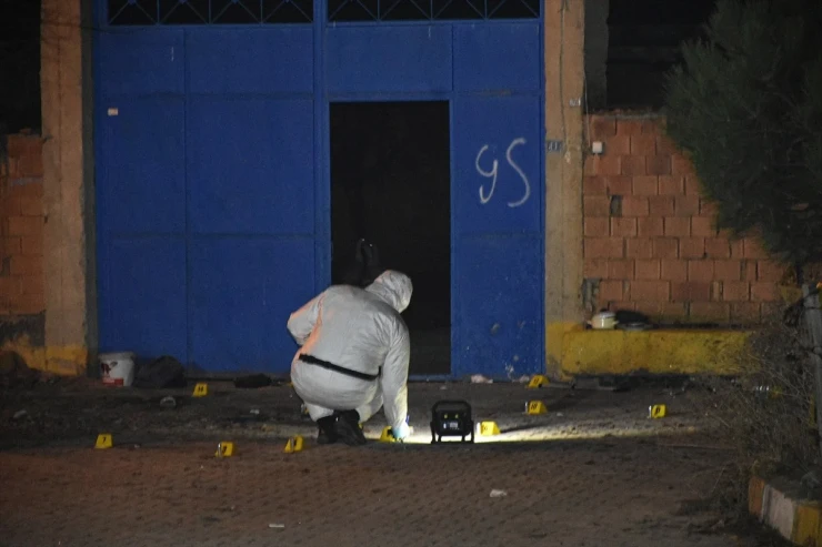 Evə basqın: Dörd nəfər silahla öldürüldü 