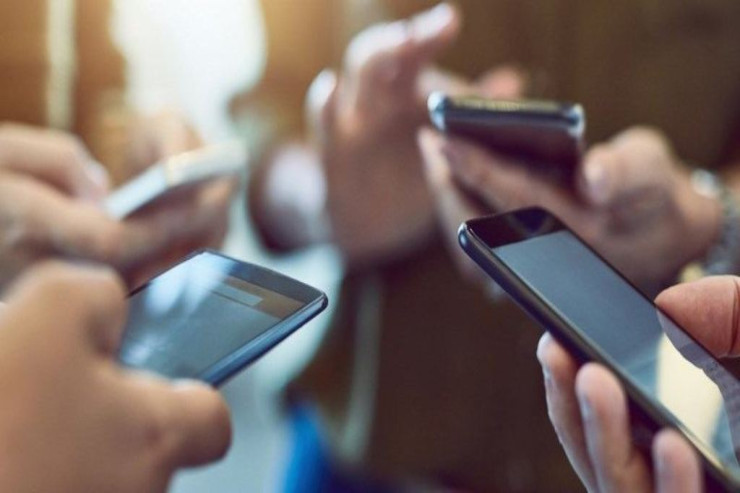 Hansı proqramlar smartfonlar üçün təhlükəli ola bilər? 