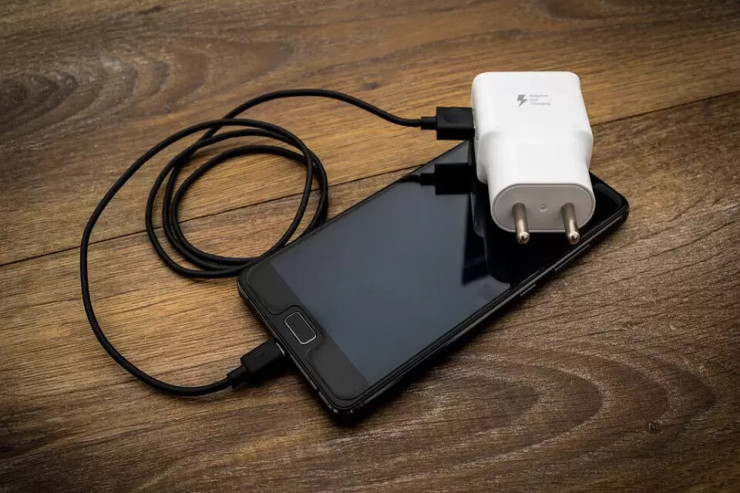 Telefonun batareyası ilə bağlı problemlər –  Onu belə doldurmayın  