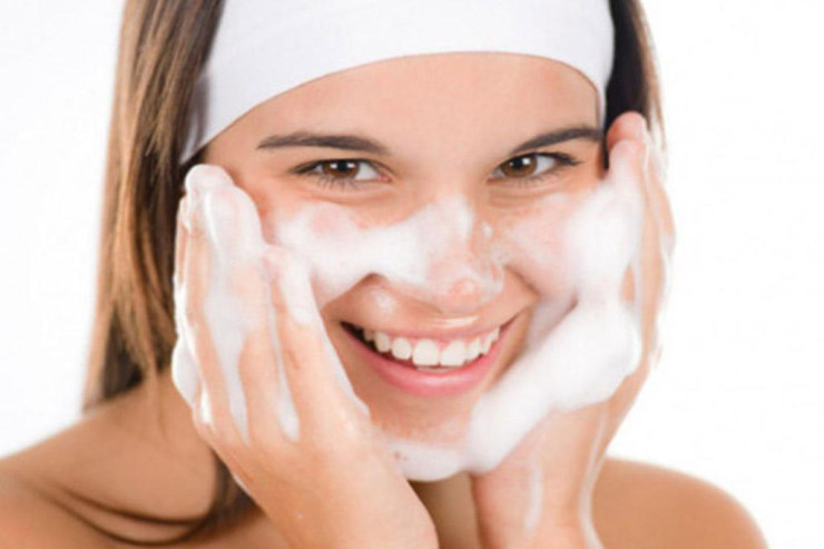 Üzü sabunla  yumağın TƏHLÜKƏLƏRİ