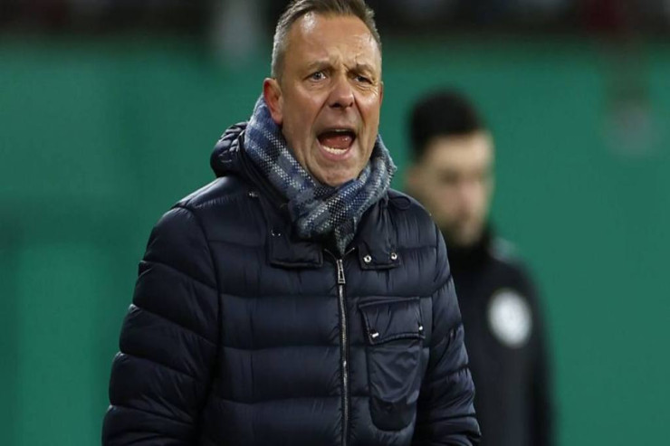 Almaniya klubu  baş məşqçini   qovdu