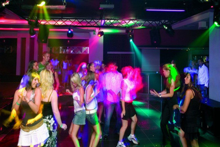 Bakıda ərəb barın tualetində  öldü - YENİLƏNİB 