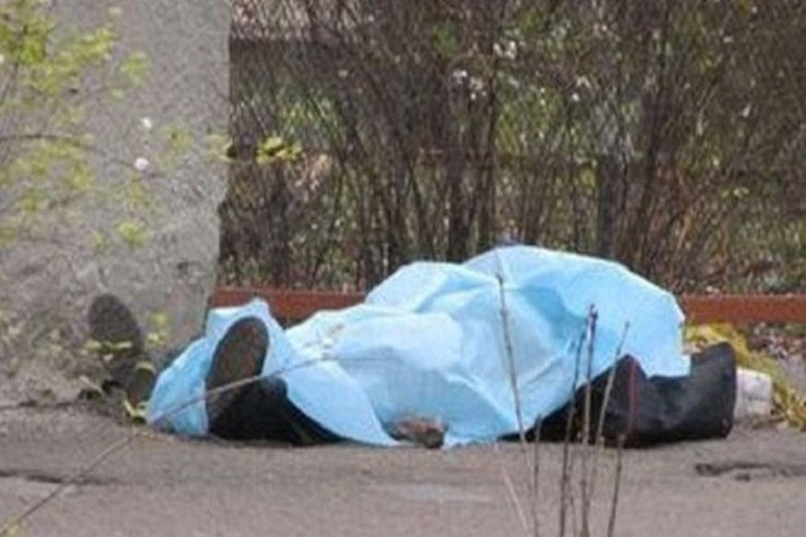 Bakıda küçədə kişi meyiti  tapıldı