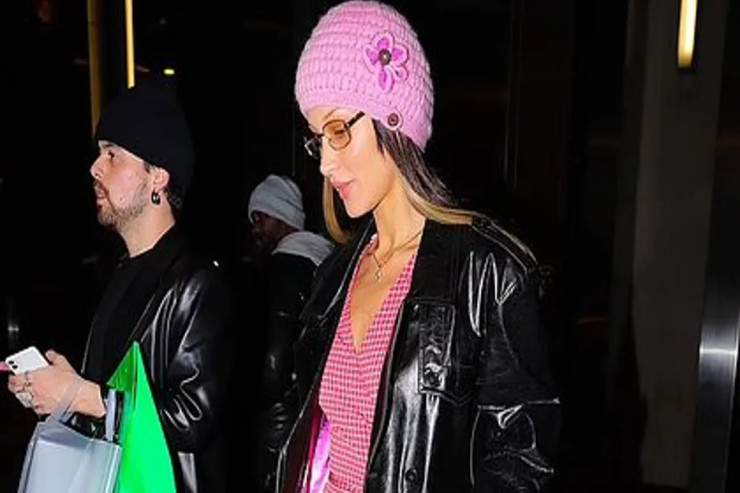 Modelin papağı  diqqət çəkdi: Təqaüdçüyə oxşatdılar - FOTO 