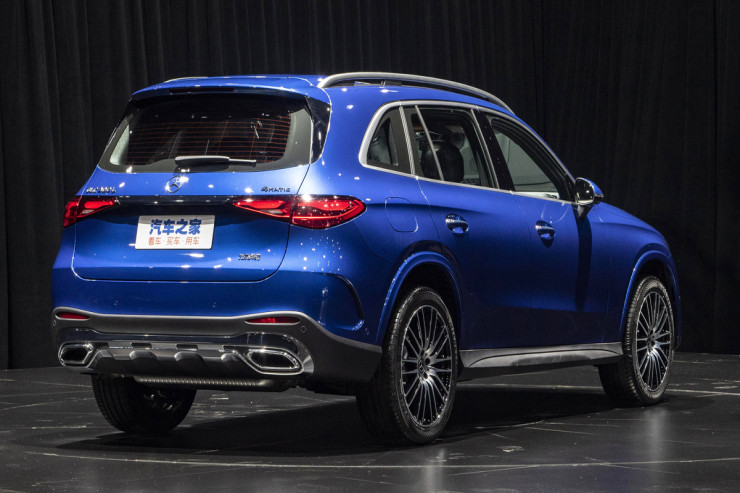 “Mercedes-Benz”  yeddi yerlik maşınların   istehsalına başladı