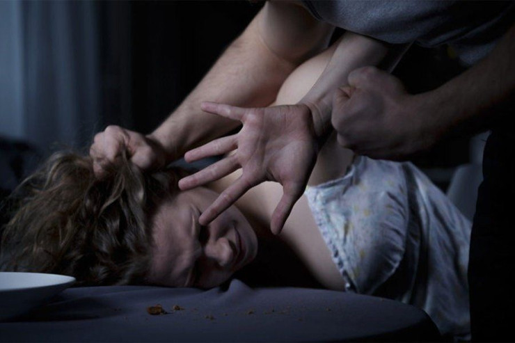 Goranboyda ŞOK:  qadını evində zorladılar