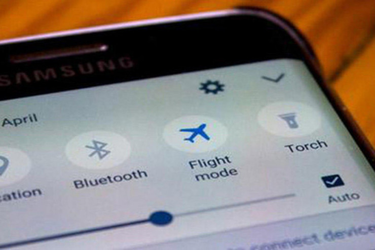 Telefondakı "uçuş rejimi"nin bilmədiyimiz FUNKSİYASI 