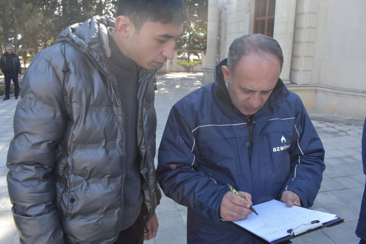 Kürdəmir sakinləri "Azəriqaz"dan  İŞ İSTƏDİ 