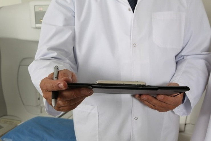 Həkim  beyin xərçəngi müalicəsində  yeni texnika barəsində danışdı