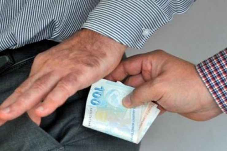 "Valideynlər müəllimlərə  rüşvət verməkdən   imtina etməlidirlər" - Nazir