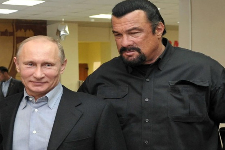 Putin Hollivud ulduzunu təltif etdi  