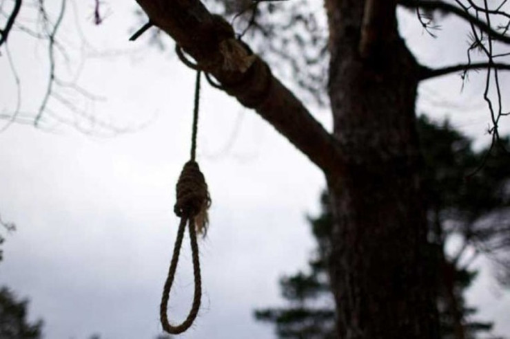 Bakıda bağçada  İNTİHAR 