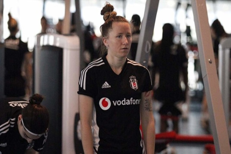 “Beşiktaş”  ukraynalı futbolçu   ilə müqavilə bağladı