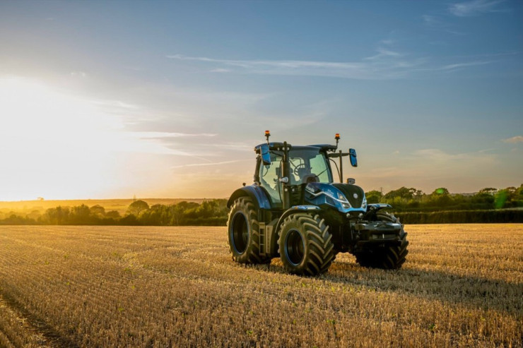 Dünyada  peyinlə işləyən   İLK TRAKTOR yaradıldı