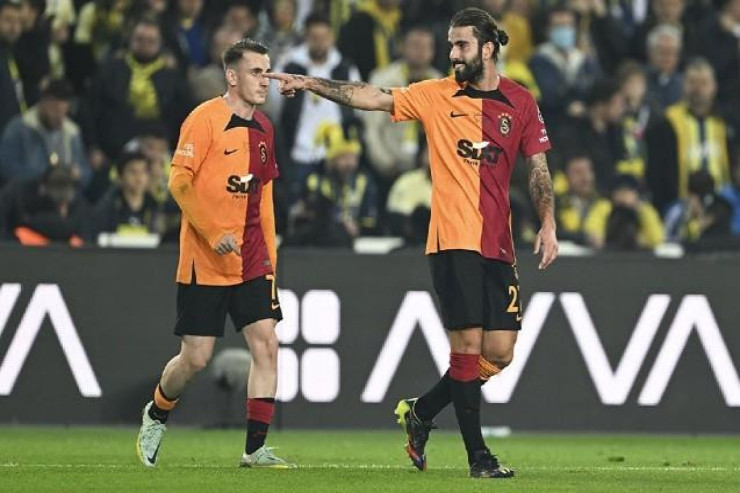 "Qalatasaray" derbidə əzəli rəqibinə "toy tutdu"