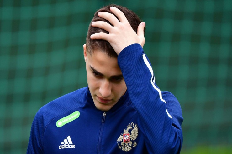 "Çelsi" erməni futbolçunu istəmədi