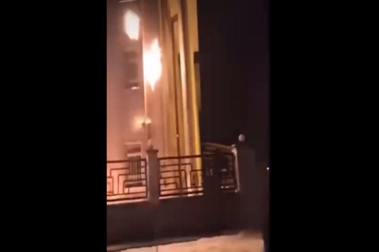 Ərdəbildə ədliyyə binası yandırıldı - VİDEO 