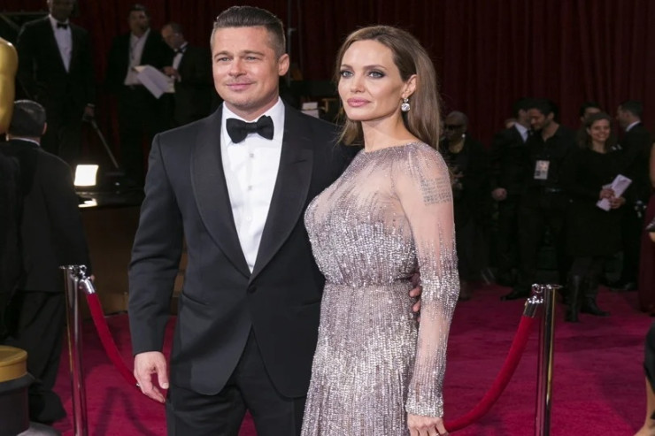 Bred Pitt Ancelina Coli ilə qonşuluqdakı evini SATIR 