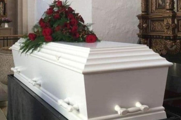 Tanınmış model  27 yaşında   vəfat etdi