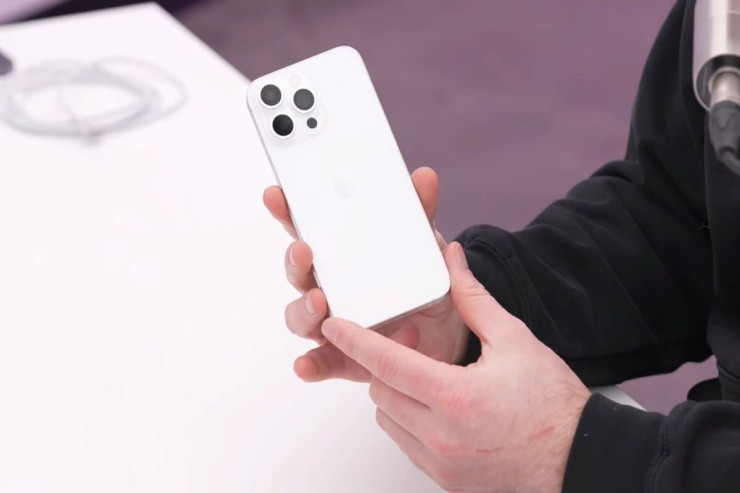 Bu nazirliyin işçilərinə "iPhone"dan istifadə  qadağan olundu