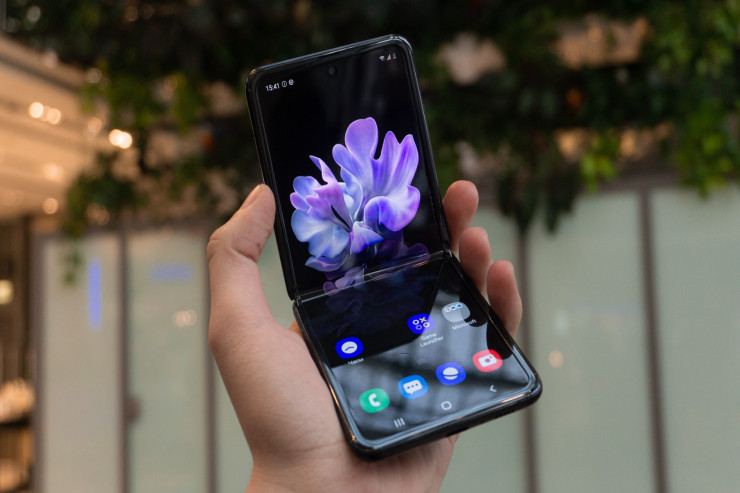 “Google”un qatlana bilən smartfonu  videoda sınaqdan keçirildi