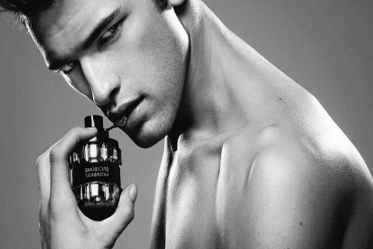 Kişilərin ətirdən istifadə zamanı etdiyi ƏSAS SƏHV 