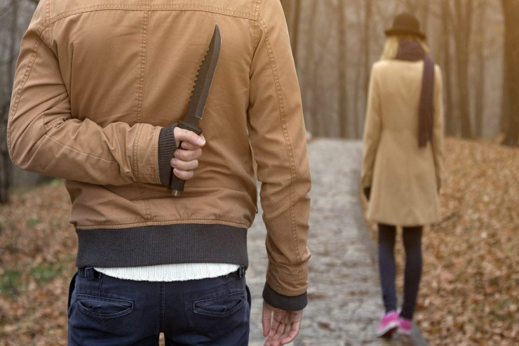 Ana oğlunu və qızını öldürmək üçün  "killer" tutdu 