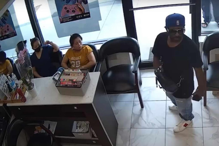 Gözəllik salonuna girən oğru  şoka düşdü - VİDEO 