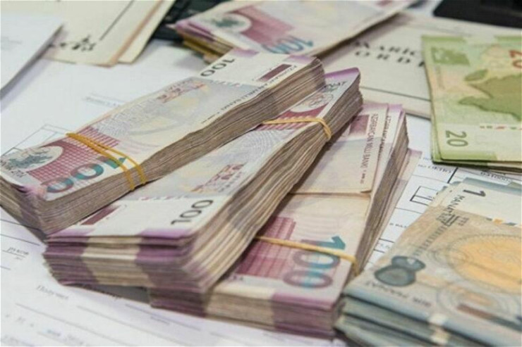 Bakıda yeniyetmə ofisdən 20 min 674 manat  oğurladı